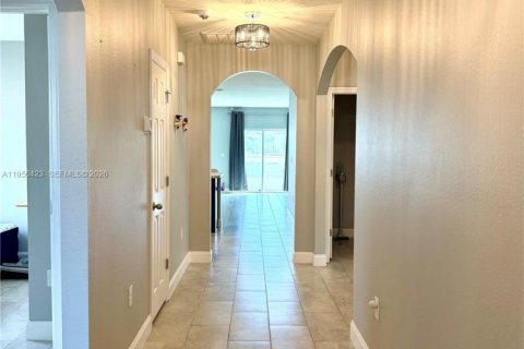 Casa en venta en St. Lucie, Florida, 4 dormitorios, 179.67 m2 № 2011125 - foto 4