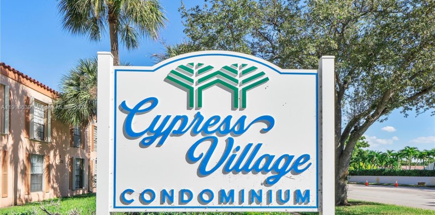 Condominio en Miami Lakes, Florida, 2 dormitorios  № 1973480