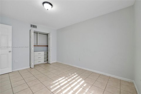 Condominio en venta en Miami Lakes, Florida, 2 dormitorios, 85.28 m2 № 1973480 - foto 14