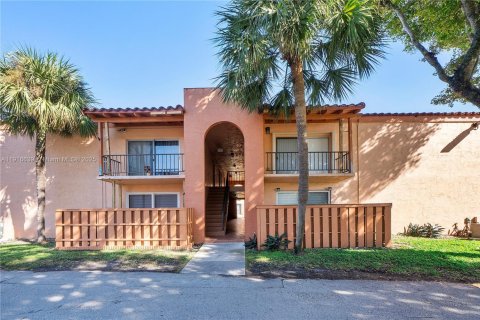 Condominio en venta en Miami Lakes, Florida, 2 dormitorios, 85.28 m2 № 1973480 - foto 2