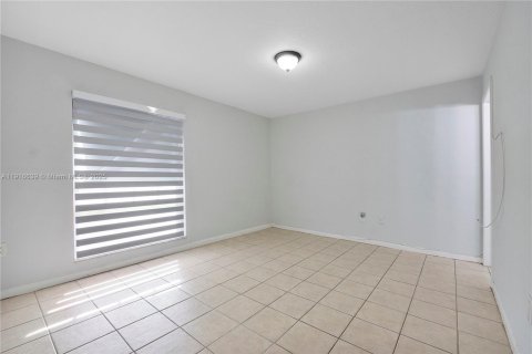 Condominio en venta en Miami Lakes, Florida, 2 dormitorios, 85.28 m2 № 1973480 - foto 16