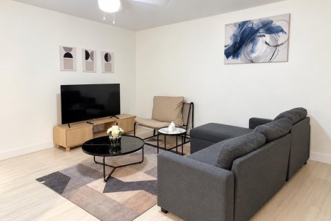 Touwnhouse à louer à Fort Lauderdale, Floride: 2 chambres, 65.03 m2 № 2397830 - photo 3