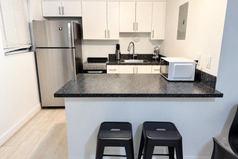 Touwnhouse à louer à Fort Lauderdale, Floride: 2 chambres, 65.03 m2 № 2397830 - photo 6