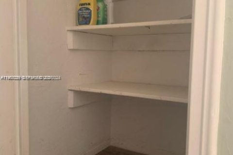 Снять в аренду кондоминиум в Холливуд, Флорида 1 спальня, 75.44м2, № 2082042 - фото 14