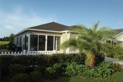 House in The Villages, Florida 2 bedrooms, 107.4 sq.m. № 2345518