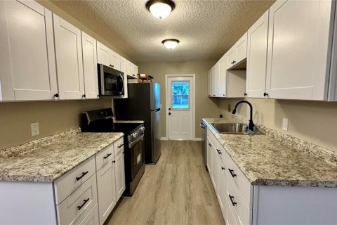 Condominio en venta en Tavares, Florida, 2 dormitorios, 105.91 m2 № 1883349 - foto 10