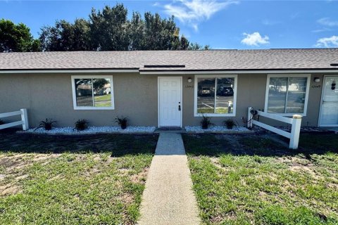 Condominio en venta en Tavares, Florida, 2 dormitorios, 105.91 m2 № 1883349 - foto 2