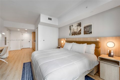 Condominio en alquiler en Miami, Florida, 33.63 m2 № 2059817 - foto 11