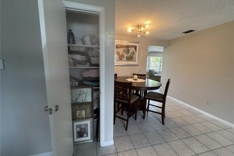 Condominio en venta en Pinellas Park, Florida, 2 dormitorios, 103.03 m2 № 2229420 - foto 5