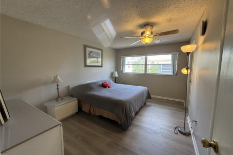 Condominio en venta en Pinellas Park, Florida, 2 dormitorios, 103.03 m2 № 2229420 - foto 9