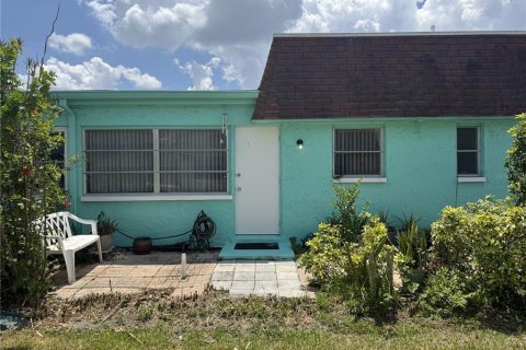 Condominio en venta en Pinellas Park, Florida, 2 dormitorios, 103.03 m2 № 2229420 - foto 16