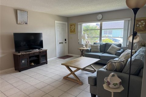 Condominio en venta en Pinellas Park, Florida, 2 dormitorios, 103.03 m2 № 2229420 - foto 2