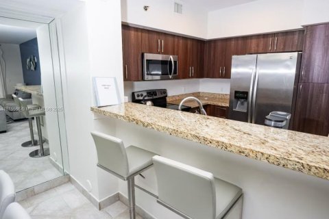 Condominio en alquiler en Aventura, Florida, 2 dormitorios № 2059850 - foto 9