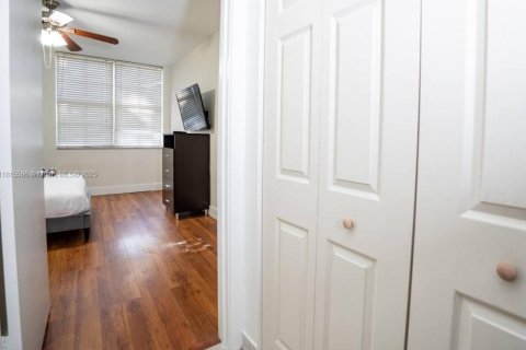 Condominio en alquiler en Aventura, Florida, 2 dormitorios № 2059850 - foto 18
