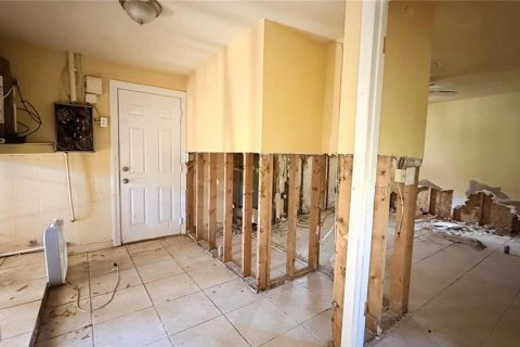 House in Port Richey, Florida 3 bedrooms, 107.4 sq.m. № 1858400 - photo 13