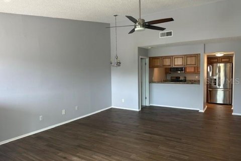 Condo in Clearwater, Florida, 2 bedrooms  № 2388716 - photo 6
