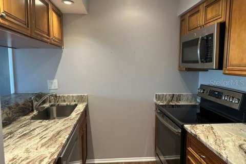 Condo in Clearwater, Florida, 2 bedrooms  № 2388716 - photo 8