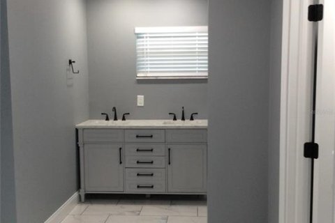 House in Bradenton, Florida 3 bedrooms, 97.73 sq.m. № 1832858 - photo 7