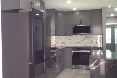 House in Bradenton, Florida 3 bedrooms, 97.73 sq.m. № 1832858 - photo 2