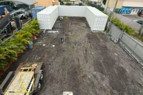 Commercial property in Homestead, Florida № 2026256