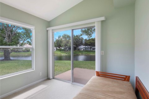 House in Greenacres, Florida 3 bedrooms, 222.32 sq.m. № 1836346 - photo 25