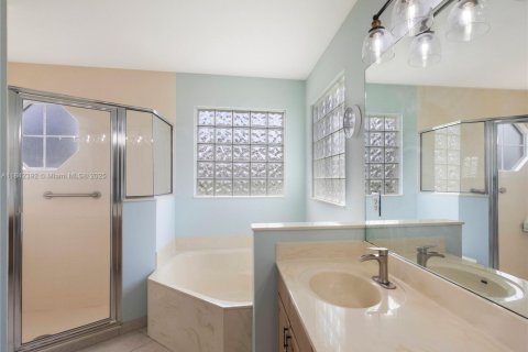 House in Greenacres, Florida 3 bedrooms, 222.32 sq.m. № 1836346 - photo 19