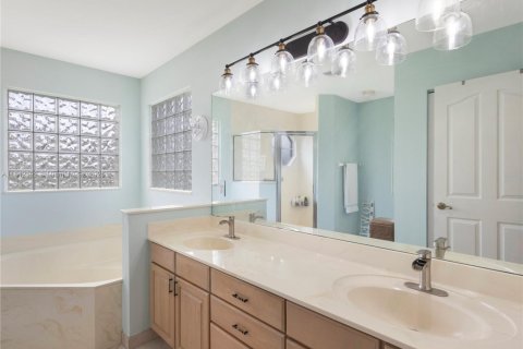 House in Greenacres, Florida 3 bedrooms, 222.32 sq.m. № 1836346 - photo 20