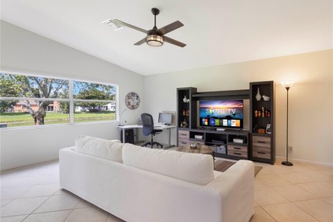 House in Greenacres, Florida 3 bedrooms, 222.32 sq.m. № 1836346 - photo 27
