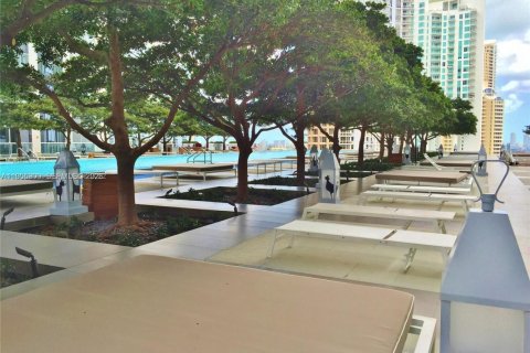 Condominio en alquiler en Miami, Florida, 2 dormitorios, 94.02 m2 № 2009853 - foto 13