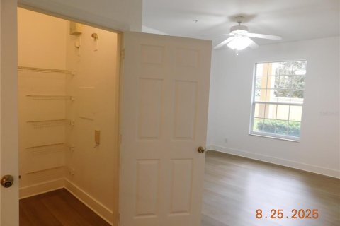 Condominio en alquiler en Orlando, Florida, 3 dormitorios, 130.81 m2 № 1904445 - foto 19