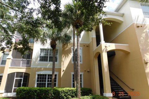 Condominio en alquiler en Orlando, Florida, 3 dormitorios, 130.81 m2 № 1904445 - foto 1