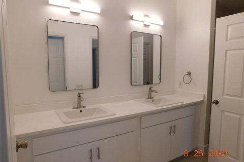 Condominio en alquiler en Orlando, Florida, 3 dormitorios, 130.81 m2 № 1904445 - foto 14