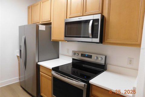 Condominio en alquiler en Orlando, Florida, 3 dormitorios, 130.81 m2 № 1904445 - foto 6
