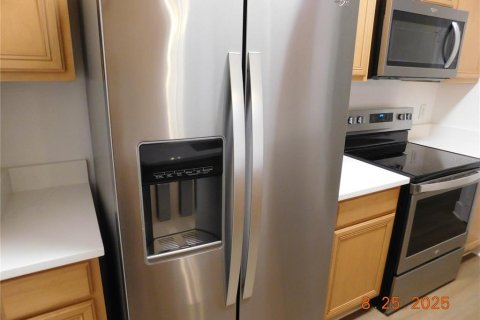 Condominio en alquiler en Orlando, Florida, 3 dormitorios, 130.81 m2 № 1904445 - foto 23
