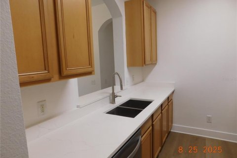 Condominio en alquiler en Orlando, Florida, 3 dormitorios, 130.81 m2 № 1904445 - foto 5