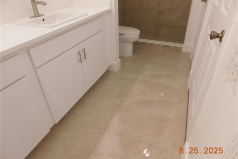 Condominio en alquiler en Orlando, Florida, 3 dormitorios, 130.81 m2 № 1904445 - foto 15