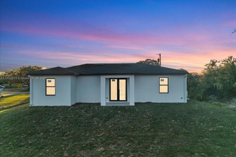 Villa ou maison à vendre à Lehigh Acres, Floride: 1 pièce № 1972735 - photo 28