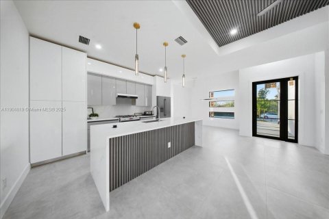 Villa ou maison à vendre à Lehigh Acres, Floride: 1 pièce № 1972735 - photo 4