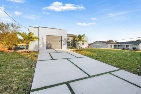 Villa ou maison à vendre à Lehigh Acres, Floride: 1 pièce № 1972735 - photo 3