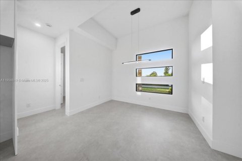 Villa ou maison à vendre à Lehigh Acres, Floride: 1 pièce № 1972735 - photo 9