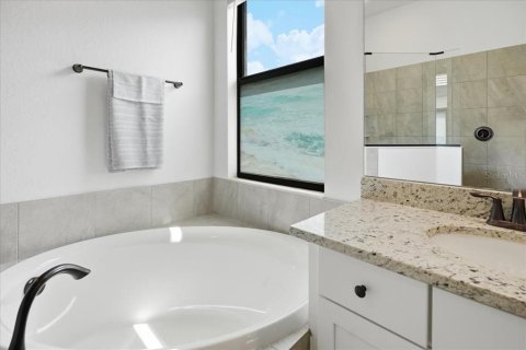 Villa ou maison à vendre à Lakewood Ranch, Floride: 3 chambres, 186.36 m2 № 2395597 - photo 24