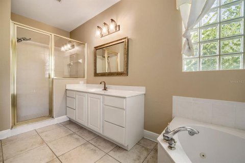 House in Sanford, Florida 4 bedrooms, 262.73 sq.m. № 2195682 - photo 15