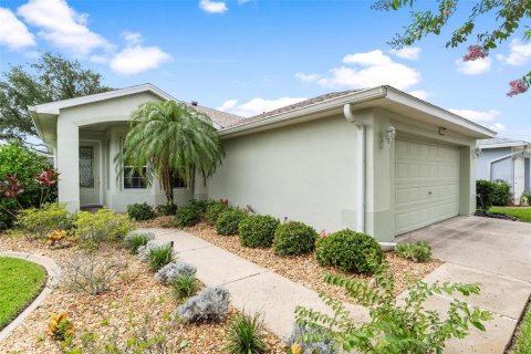 House in Tavares, Florida 2 bedrooms, 170.38 sq.m. № 1820636 - photo 2