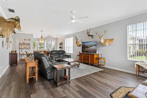 House in Tavares, Florida 2 bedrooms, 170.38 sq.m. № 1820636 - photo 9