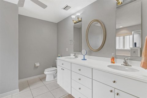 House in Tavares, Florida 2 bedrooms, 170.38 sq.m. № 1820636 - photo 23