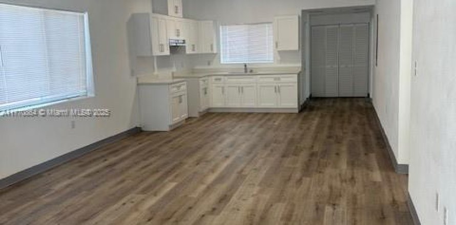 Villa ou maison à Miami, Floride 4 chambres № 1867760