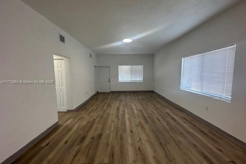 Villa ou maison à louer à Miami, Floride: 4 chambres № 1867760 - photo 4
