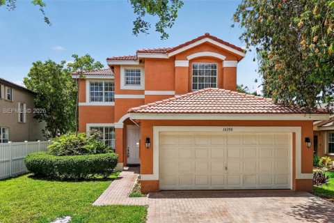 Villa ou maison à Miramar, Floride 4 chambres, 209.96 m2 № 2076505