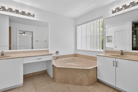 Villa ou maison à louer à Miramar, Floride: 4 chambres, 209.96 m2 № 2076505 - photo 26