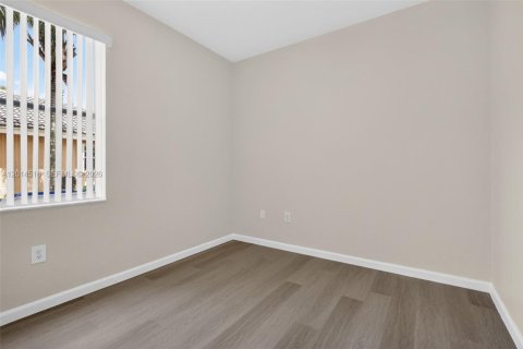 Villa ou maison à louer à Miramar, Floride: 4 chambres, 209.96 m2 № 2076505 - photo 10